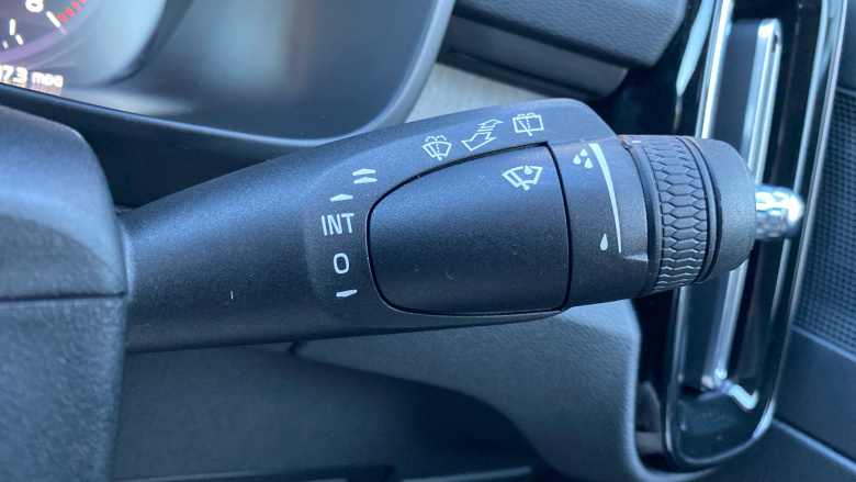 Volvo Xc40 2.0 B4P Inscription Pro 5dr Auto Petrol Estate